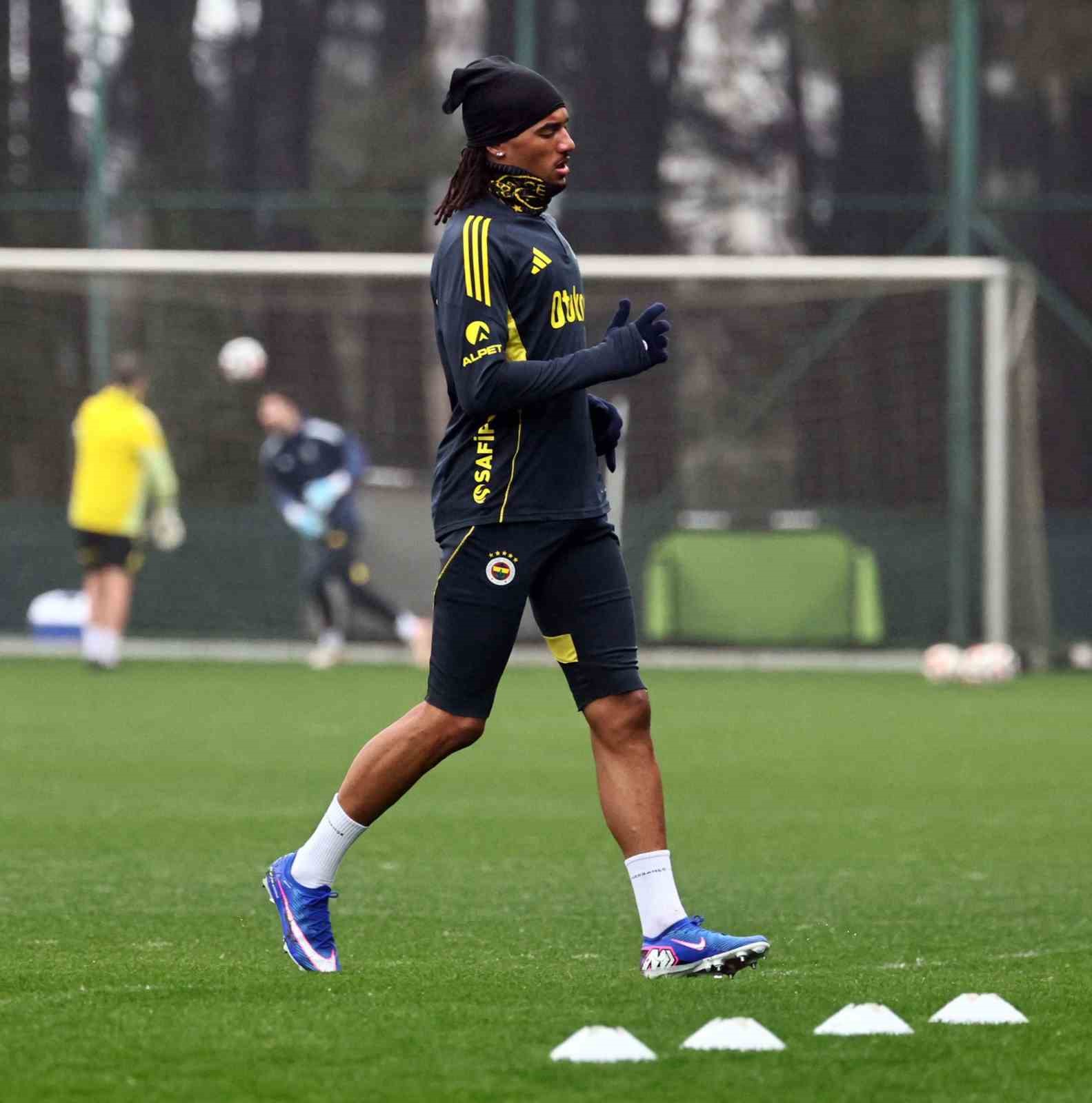 Fenerbahçe, Beşiktaş maçı hazırlıklarına başladı
