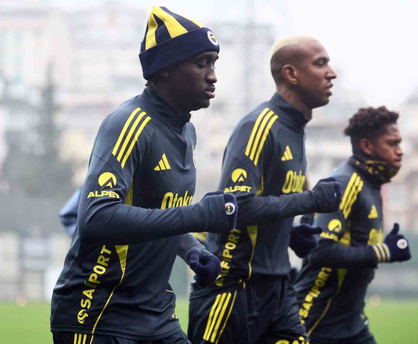 Fenerbahçe, Beşiktaş maçı hazırlıklarına başladı
