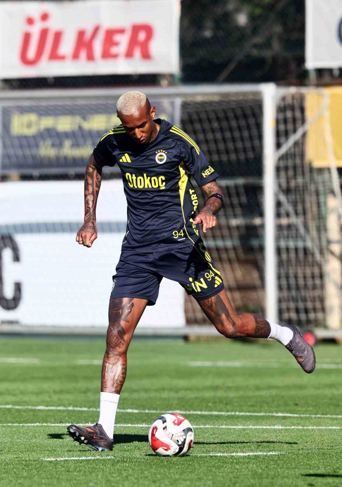 Fenerbahçe, Beşiktaş maçı hazırlıklarını sürdürdü
