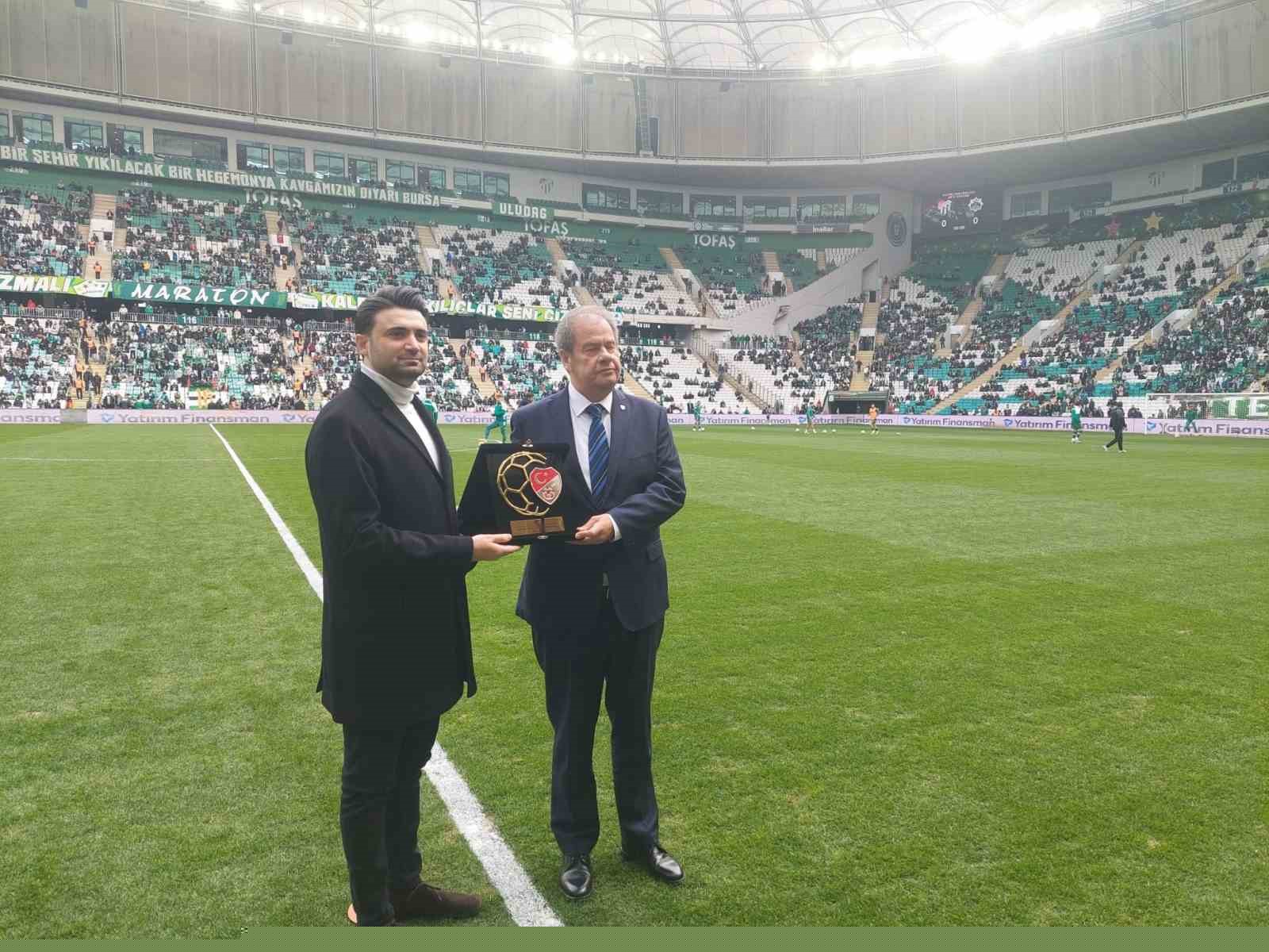 Fenerbahçe, Bursaspor ve Fatih Tekke’ye fair play ödülleri takdim edildi
