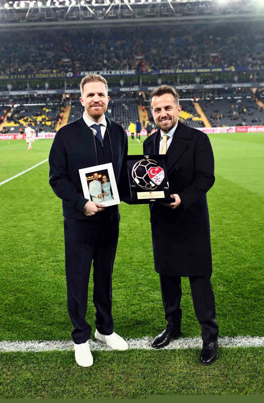 Fenerbahçe, Bursaspor ve Fatih Tekke’ye fair play ödülleri takdim edildi
