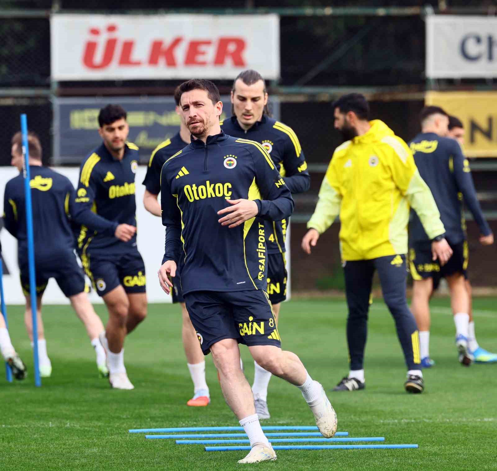 Fenerbahçe, Çaykur Rizespor maçı hazırlıklarını tamamladı
