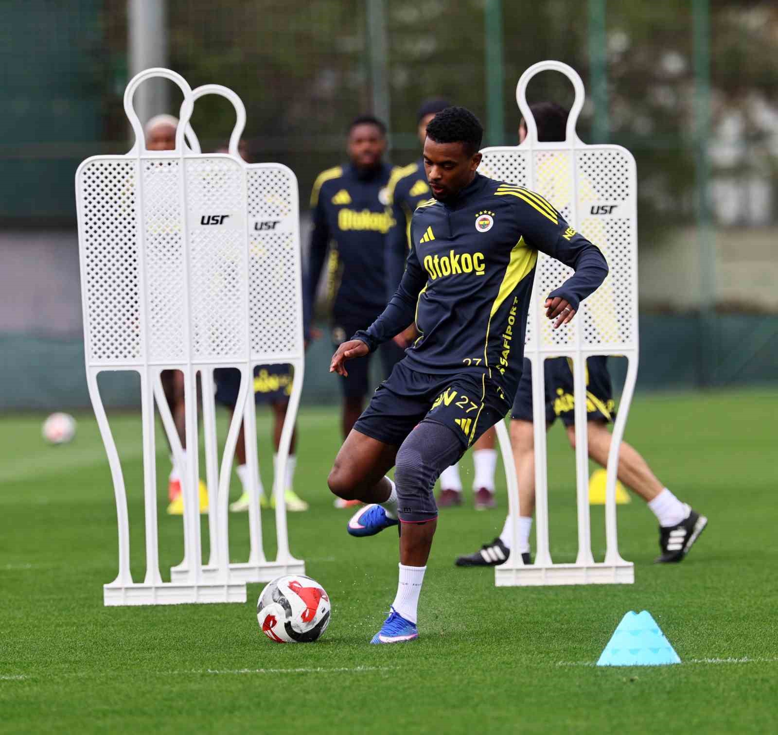 Fenerbahçe, Çaykur Rizespor maçı hazırlıklarını tamamladı
