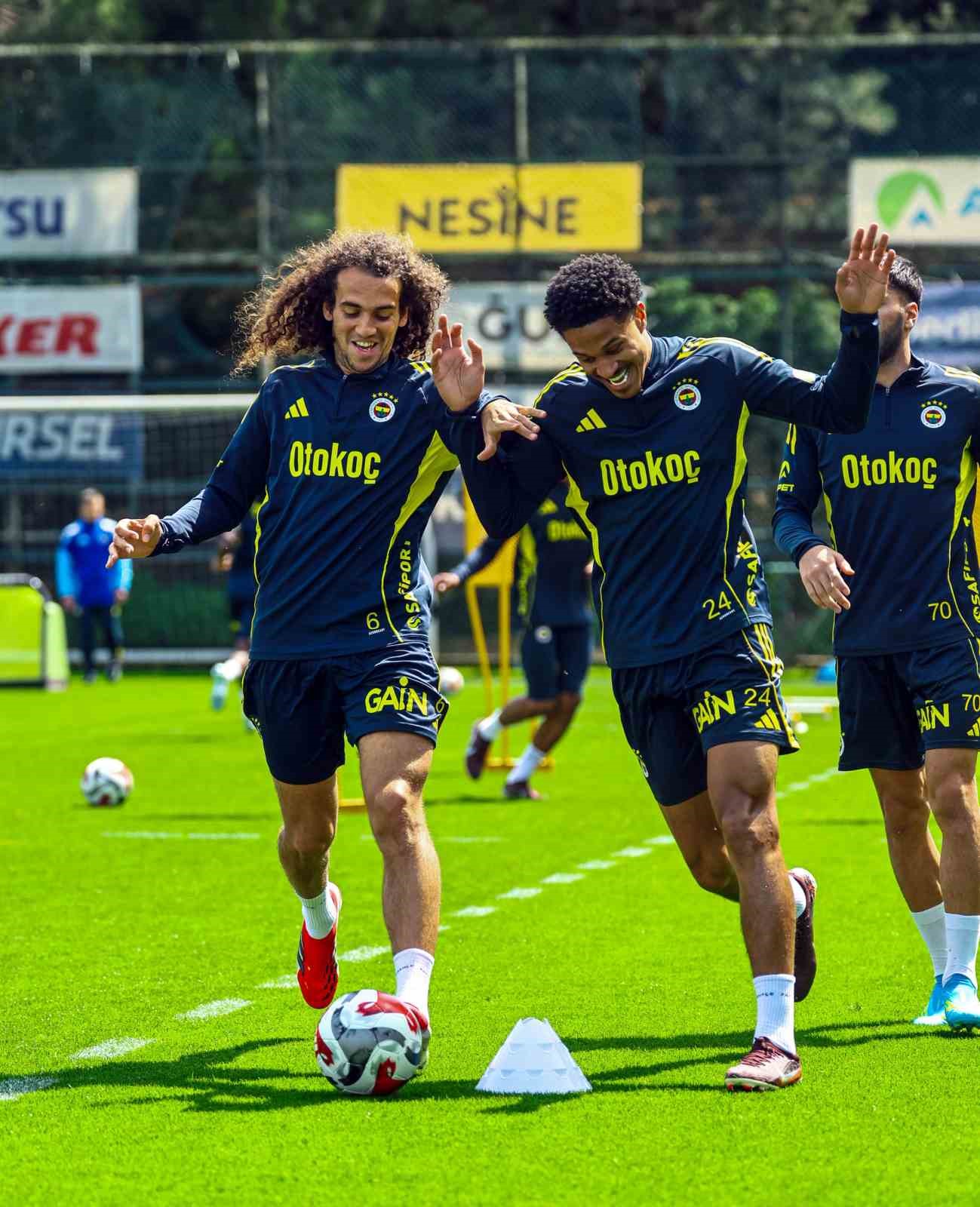 Fenerbahçe, Çaykur Rizespor maçının hazırlıklarını sürdürdü
