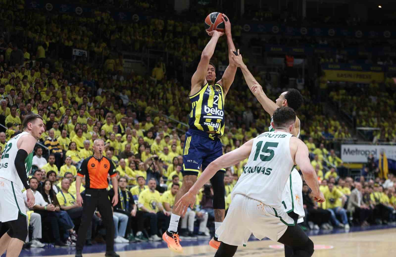 Fenerbahçe, Euroleague play-off serisinde 1-0 öne geçti
