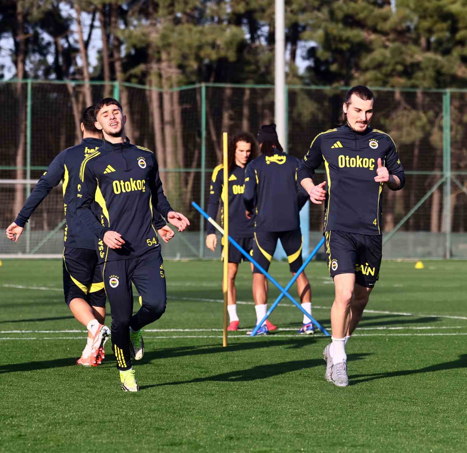 Fenerbahçe, Gaziantep FK maçı hazırlıklarını tamamladı
