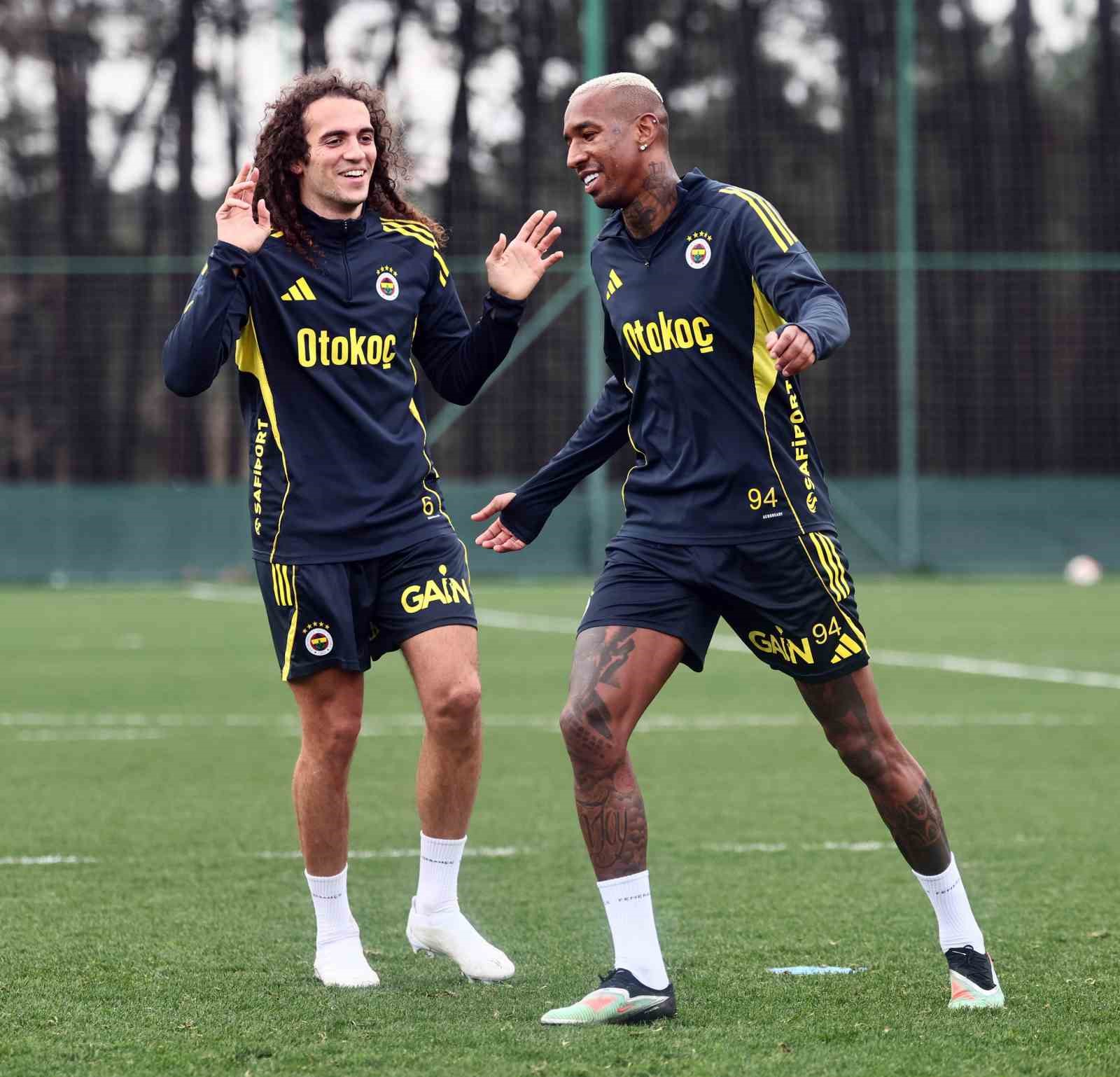 Fenerbahçe, Gençlerbirliği maçının hazırlıklarına başladı
