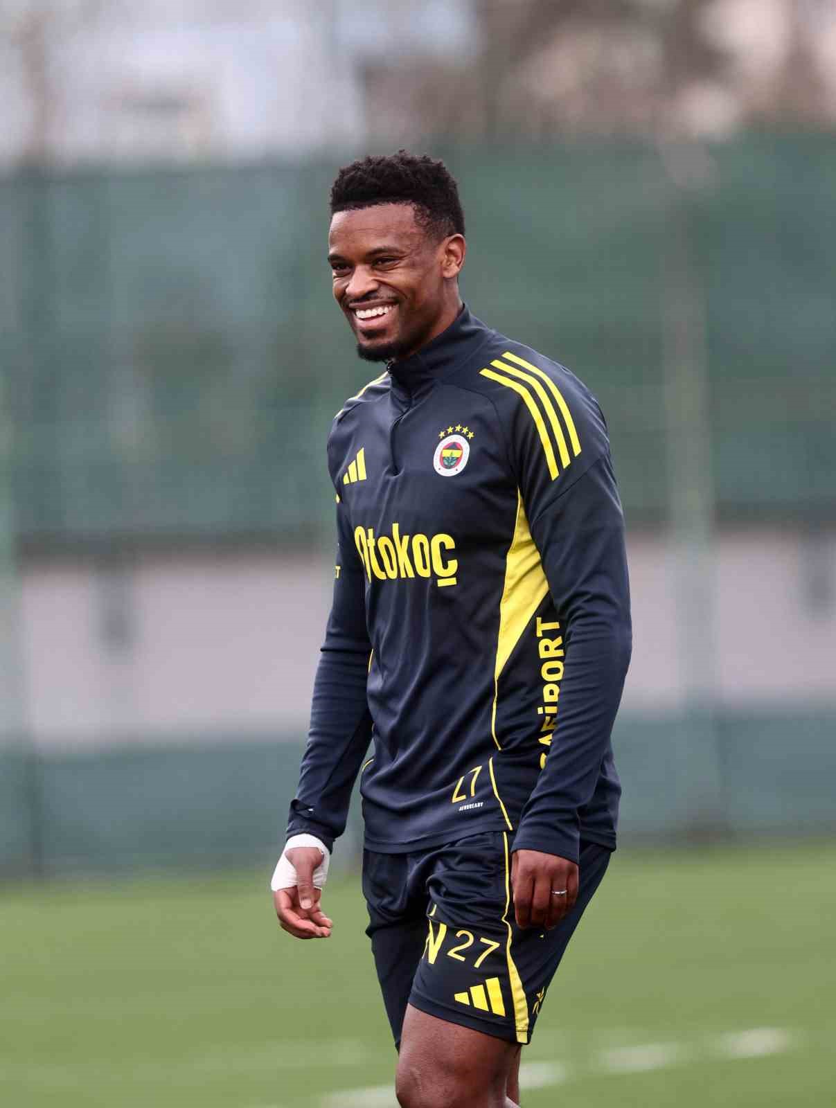 Fenerbahçe, Gençlerbirliği maçının hazırlıklarına başladı
