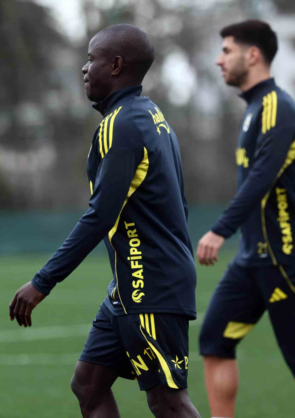 Fenerbahçe, Gençlerbirliği maçının hazırlıklarına başladı

