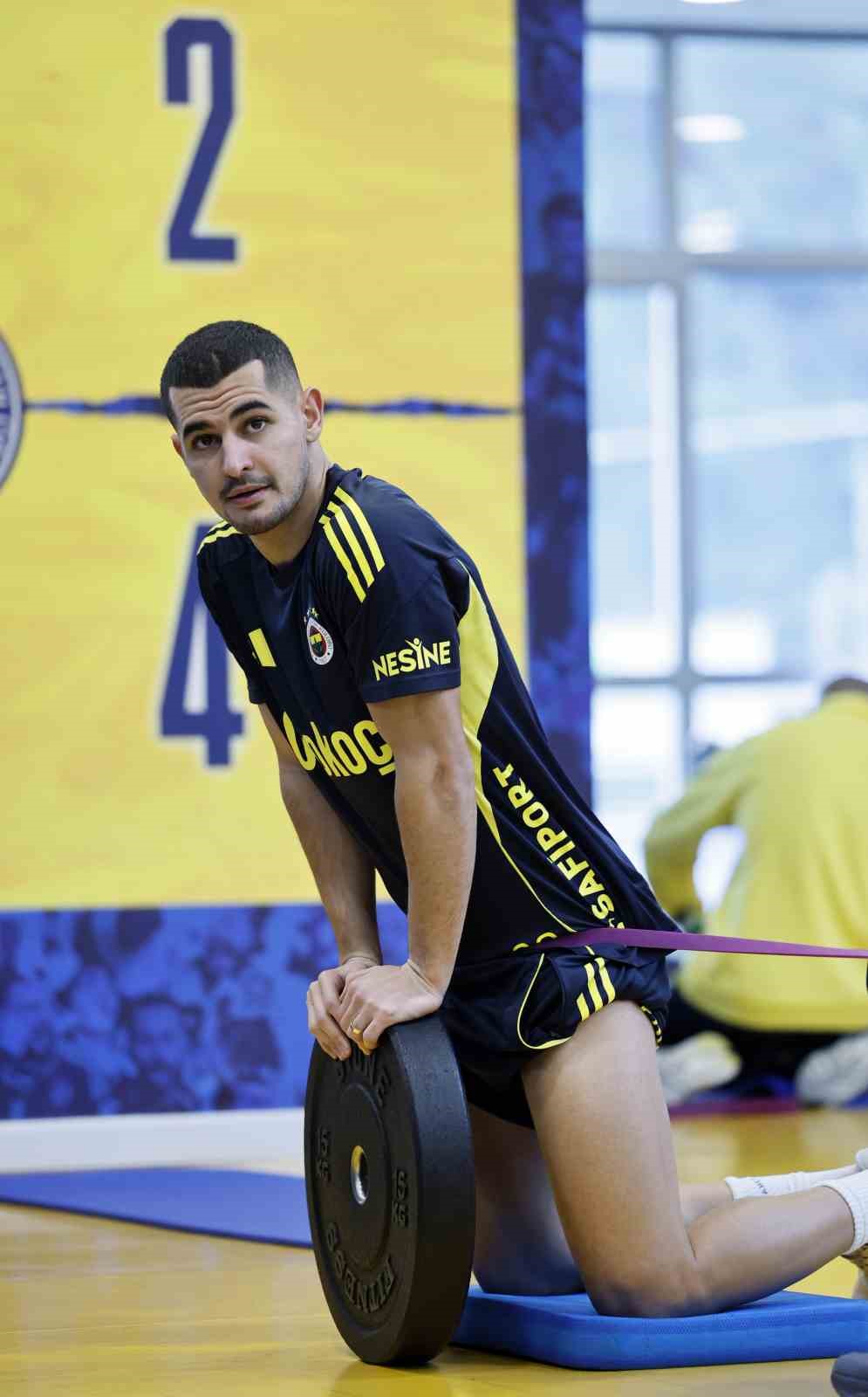 Fenerbahçe, Göztepe maçı hazırlıklarına başladı
