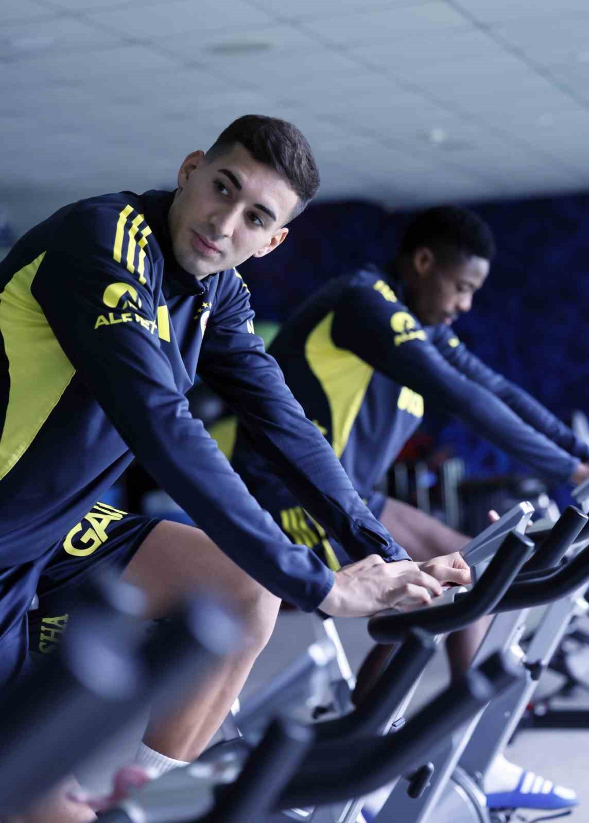 Fenerbahçe, Göztepe maçı hazırlıklarına başladı
