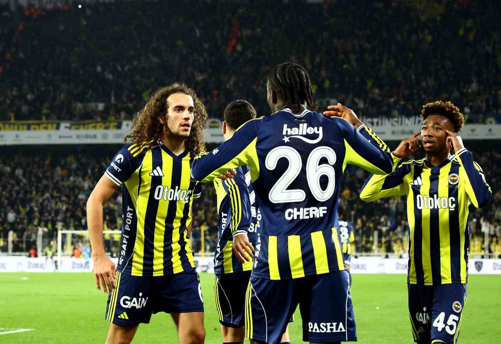 Fenerbahçe ile Gaziantep FK 14. randevuda
Fenerbahçe ile Gaziantep FK 14. randevuda