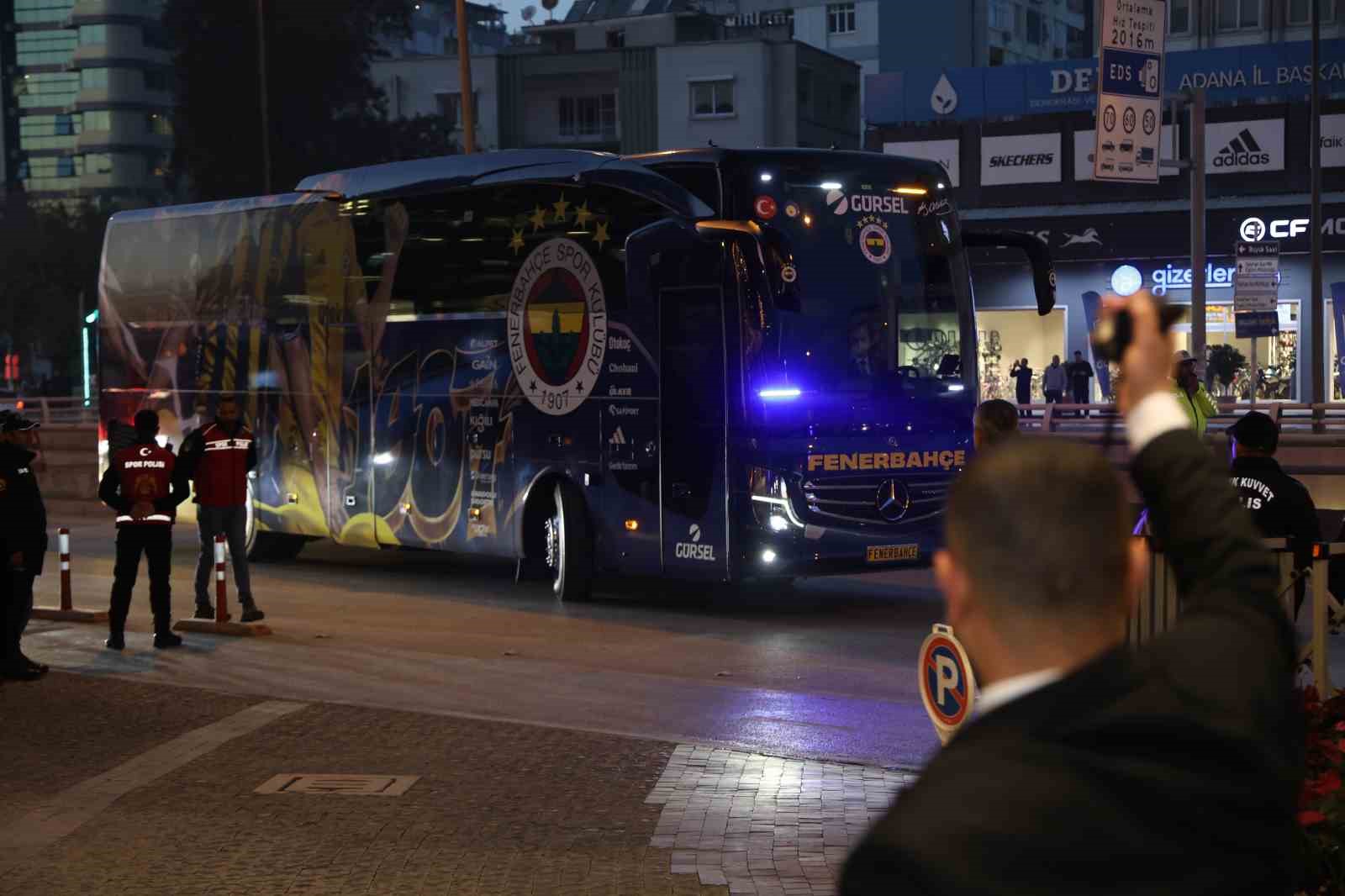 Fenerbahçe kafilesi Adana’ya geldi
