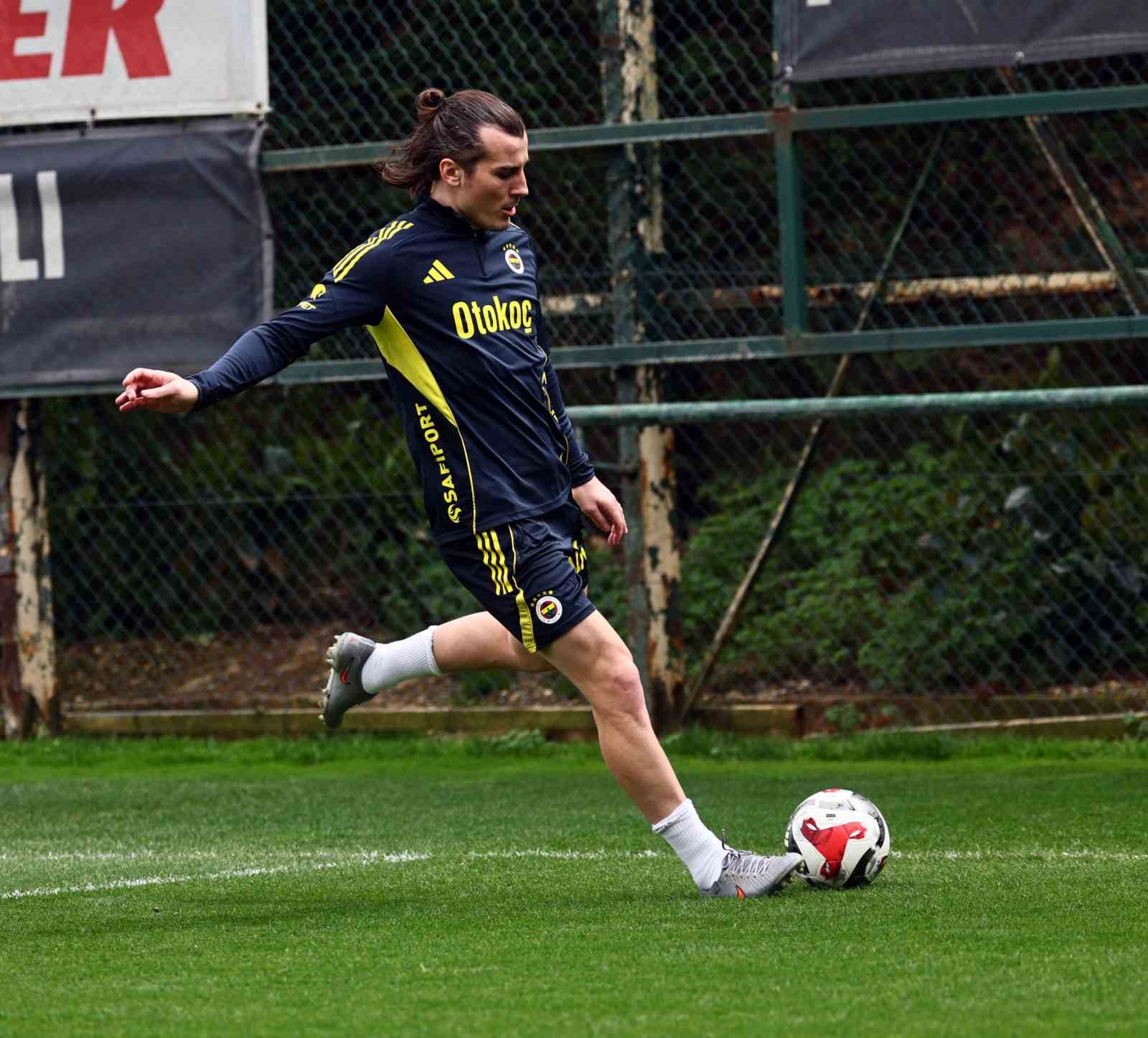 Fenerbahçe, Kayserispor maçı hazırlıklarını sürdürdü
