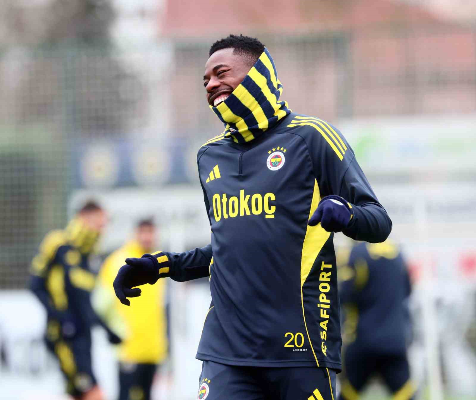 Fenerbahçe, Kocaelispor maçının hazırlıklarını tamamladı
