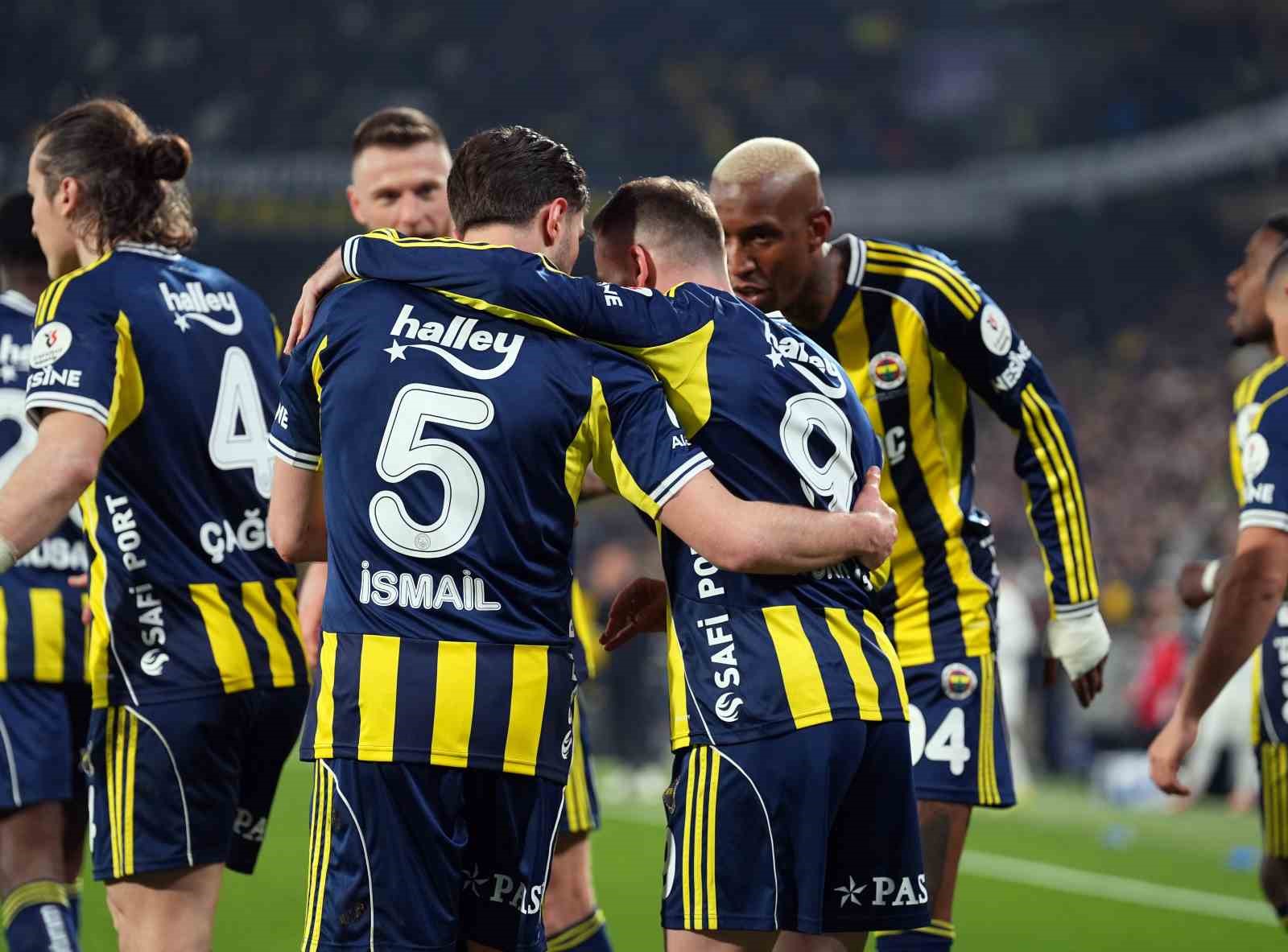 Fenerbahçe kupada yarı final için sahada
