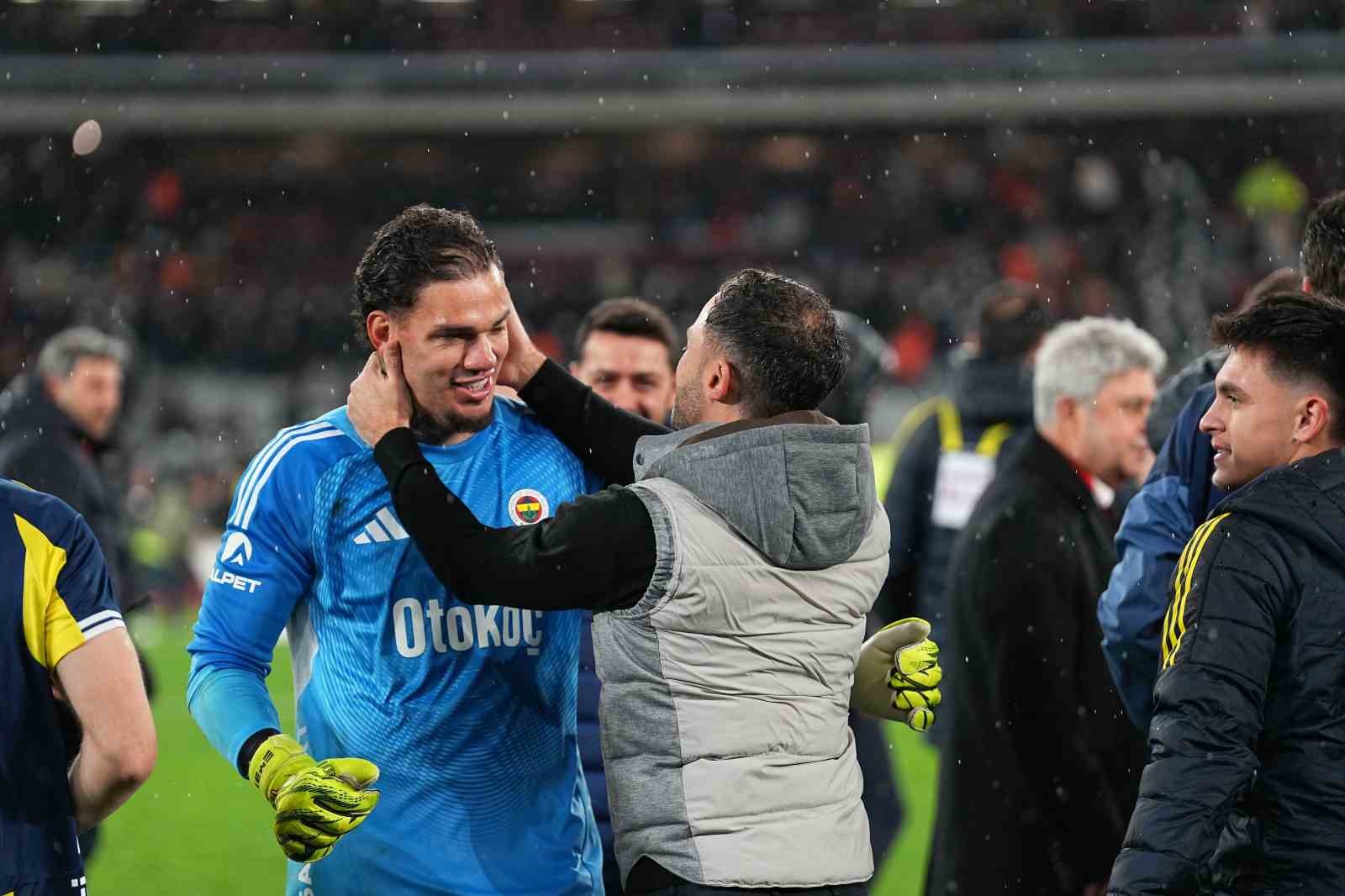 Fenerbahçe, kupayı kaldırdı
