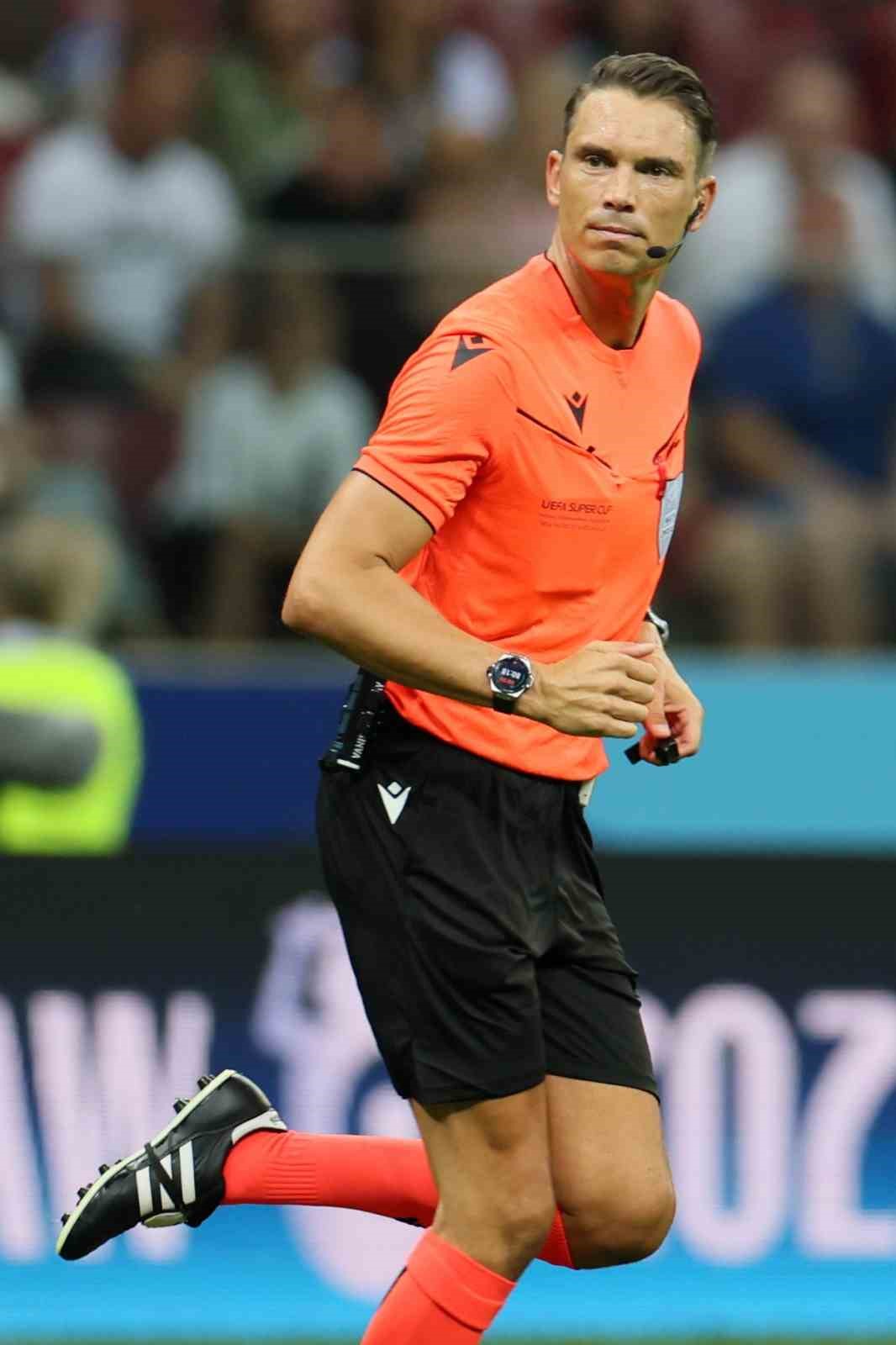 Fenerbahçe - Nottingham Forest maçının hakemi Sandro Scharer oldu
