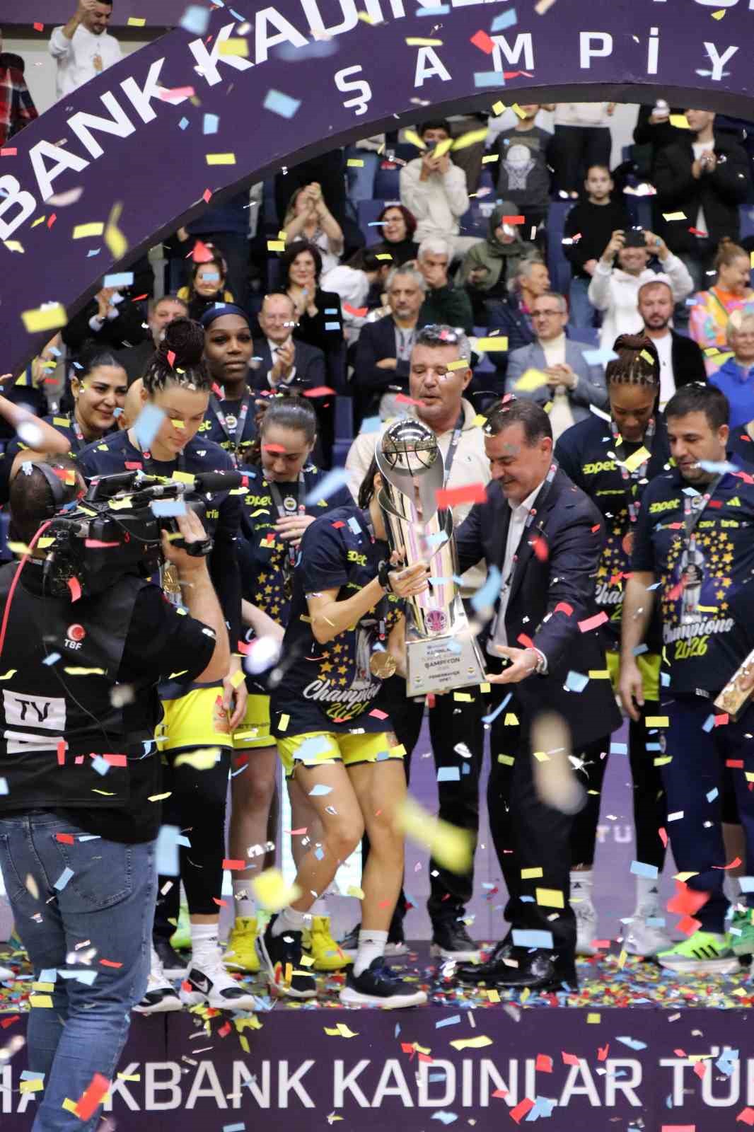 Fenerbahçe Opet, Halkbank Kadınlar Türkiye Kupası’nın sahibi oldu
