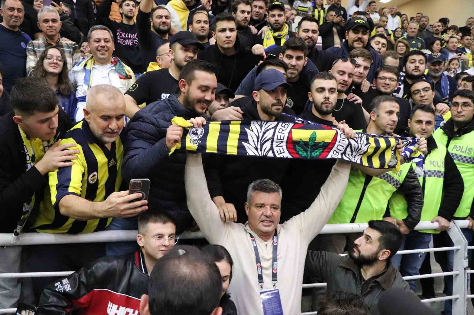 Fenerbahçe Opet, Halkbank Kadınlar Türkiye Kupası’nın sahibi oldu

