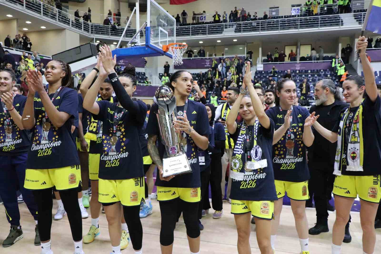 Fenerbahçe Opet, Halkbank Kadınlar Türkiye Kupası’nın sahibi oldu
