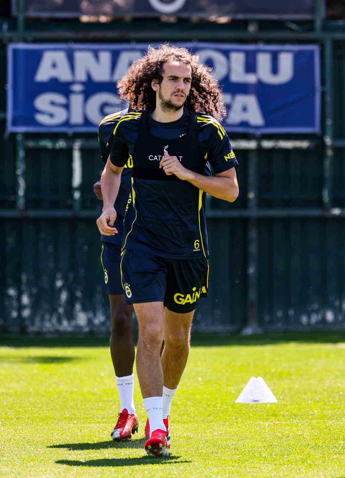 Fenerbahçe, RAMS Başakşehir maçı hazırlıklarına devam etti
