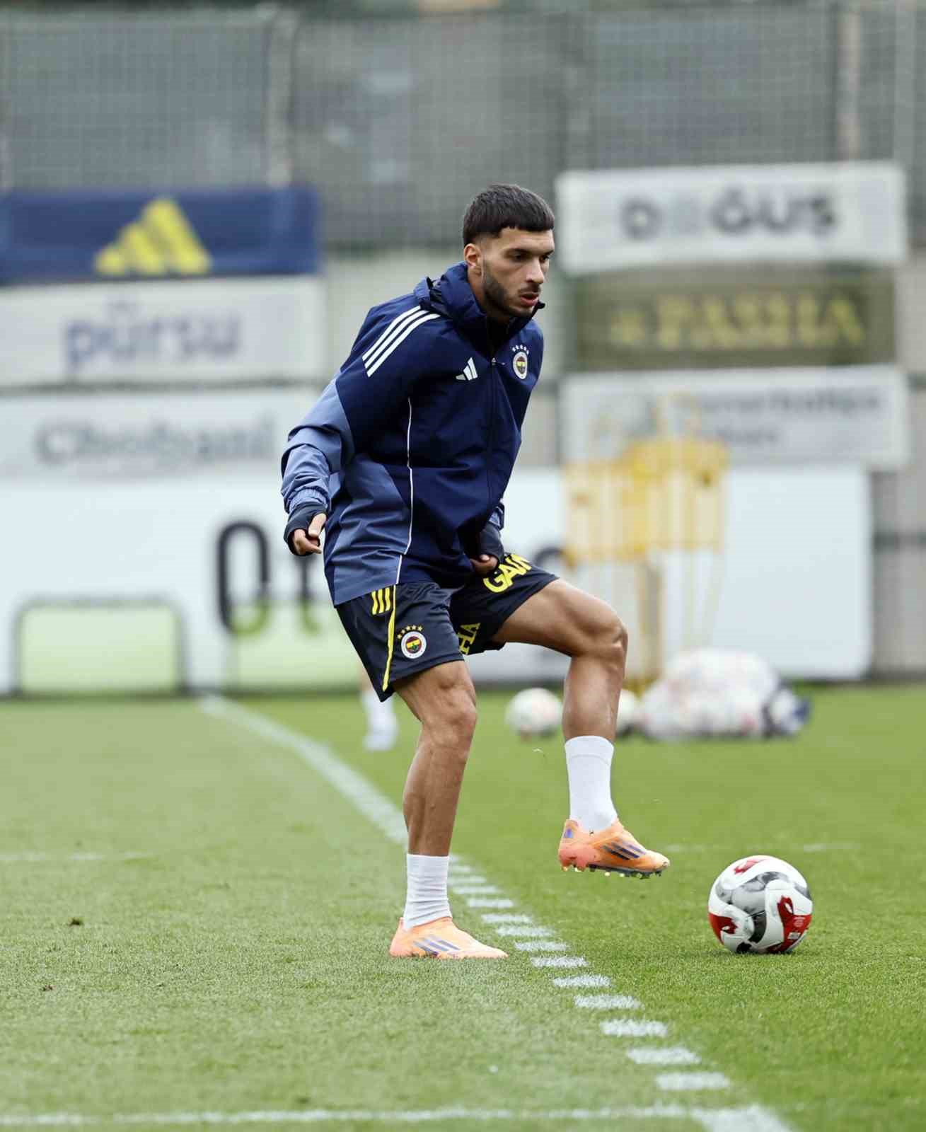 Fenerbahçe, Samsunspor maçı hazırlıklarına başladı
