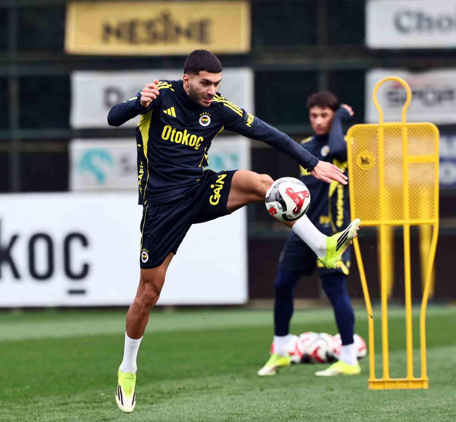 Fenerbahçe, Samsunspor maçı hazırlıklarına başladı
