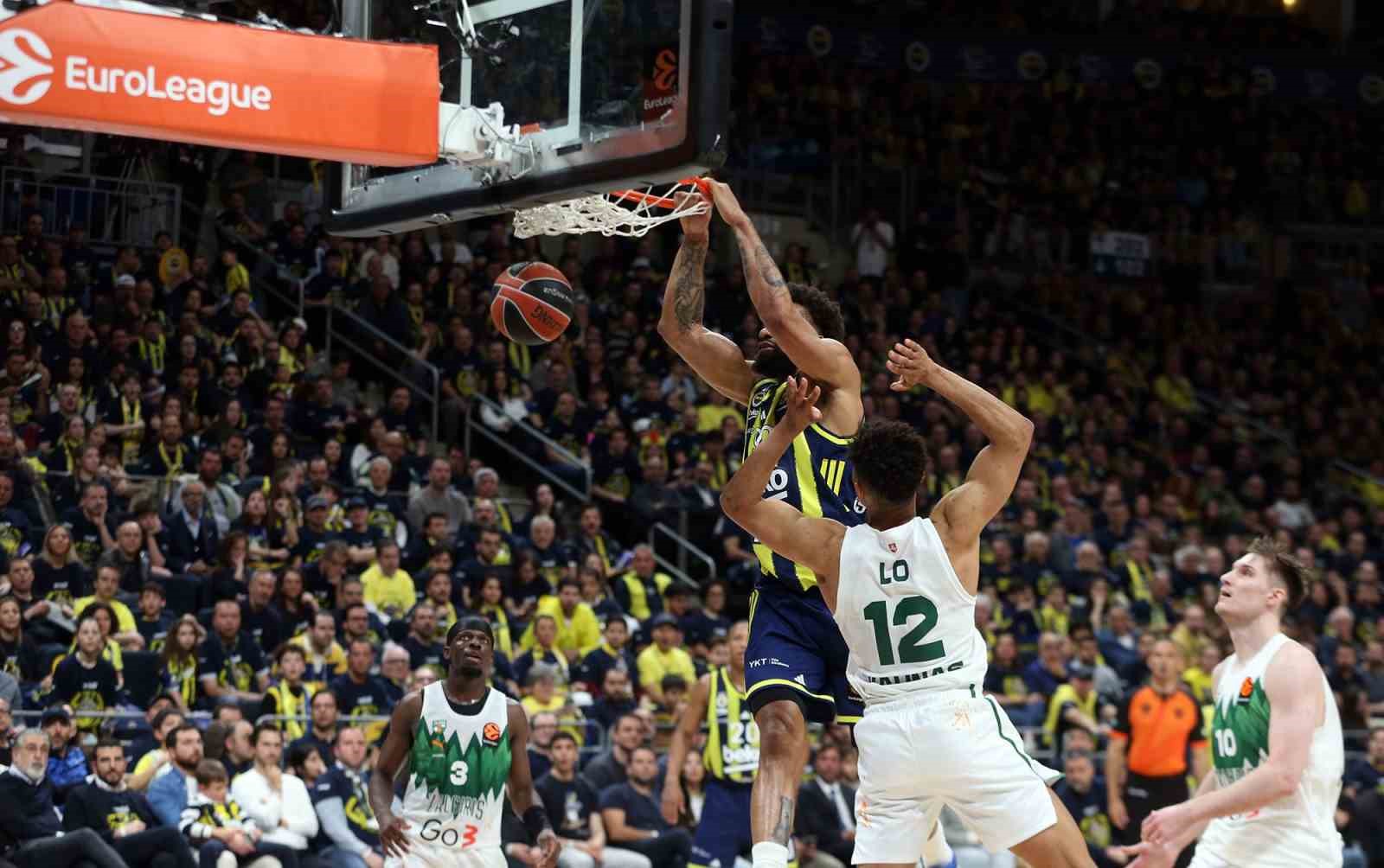 Fenerbahçe seride 2-0 öne geçti
