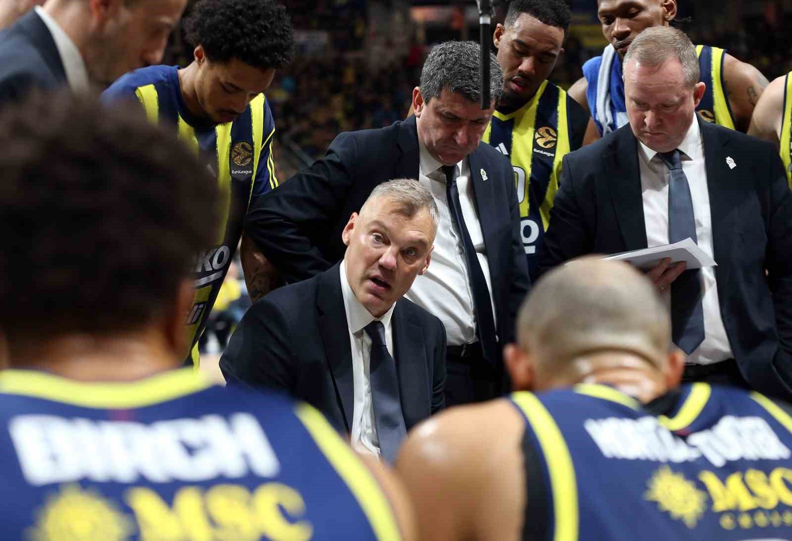 Fenerbahçe seride 2-0 öne geçti
