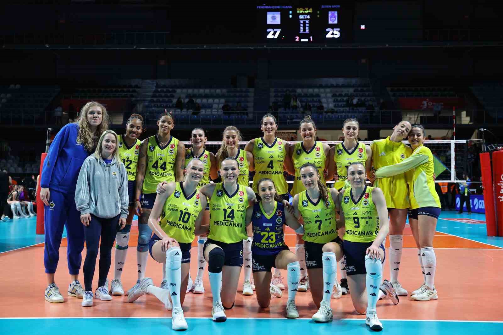 Fenerbahçe, Sultanlar Ligi’nde finalde
