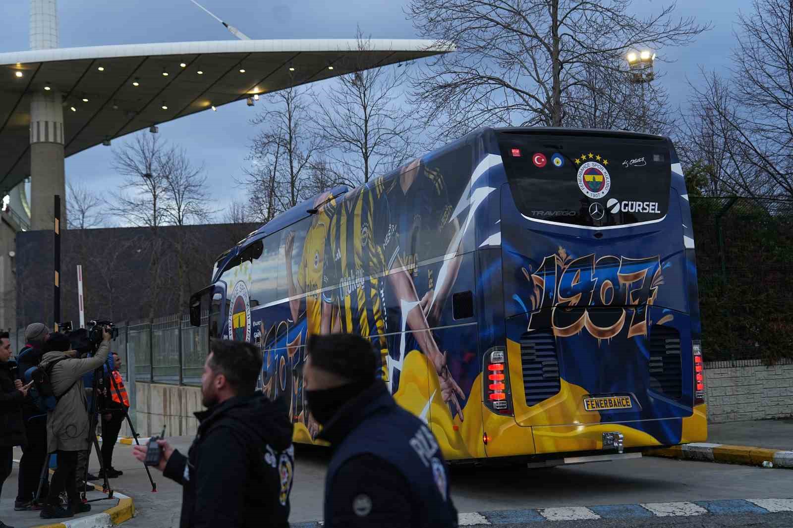 Fenerbahçe, Süper Kupa finali için stada geldi
