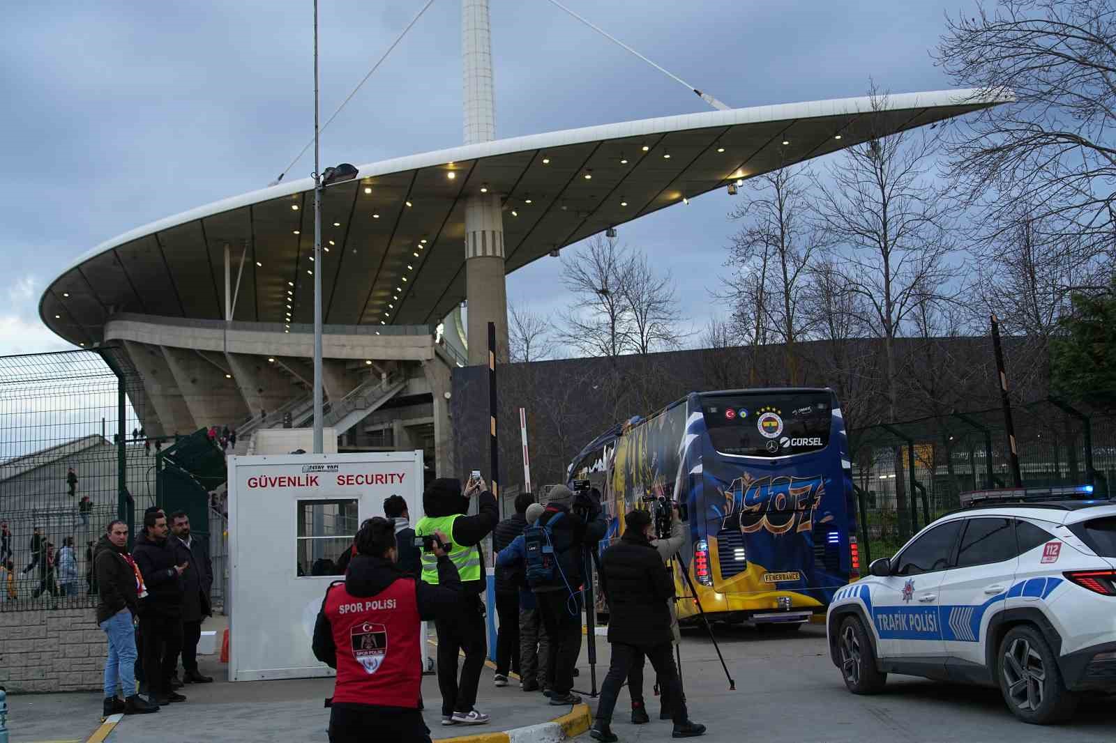 Fenerbahçe, Süper Kupa finali için stada geldi
