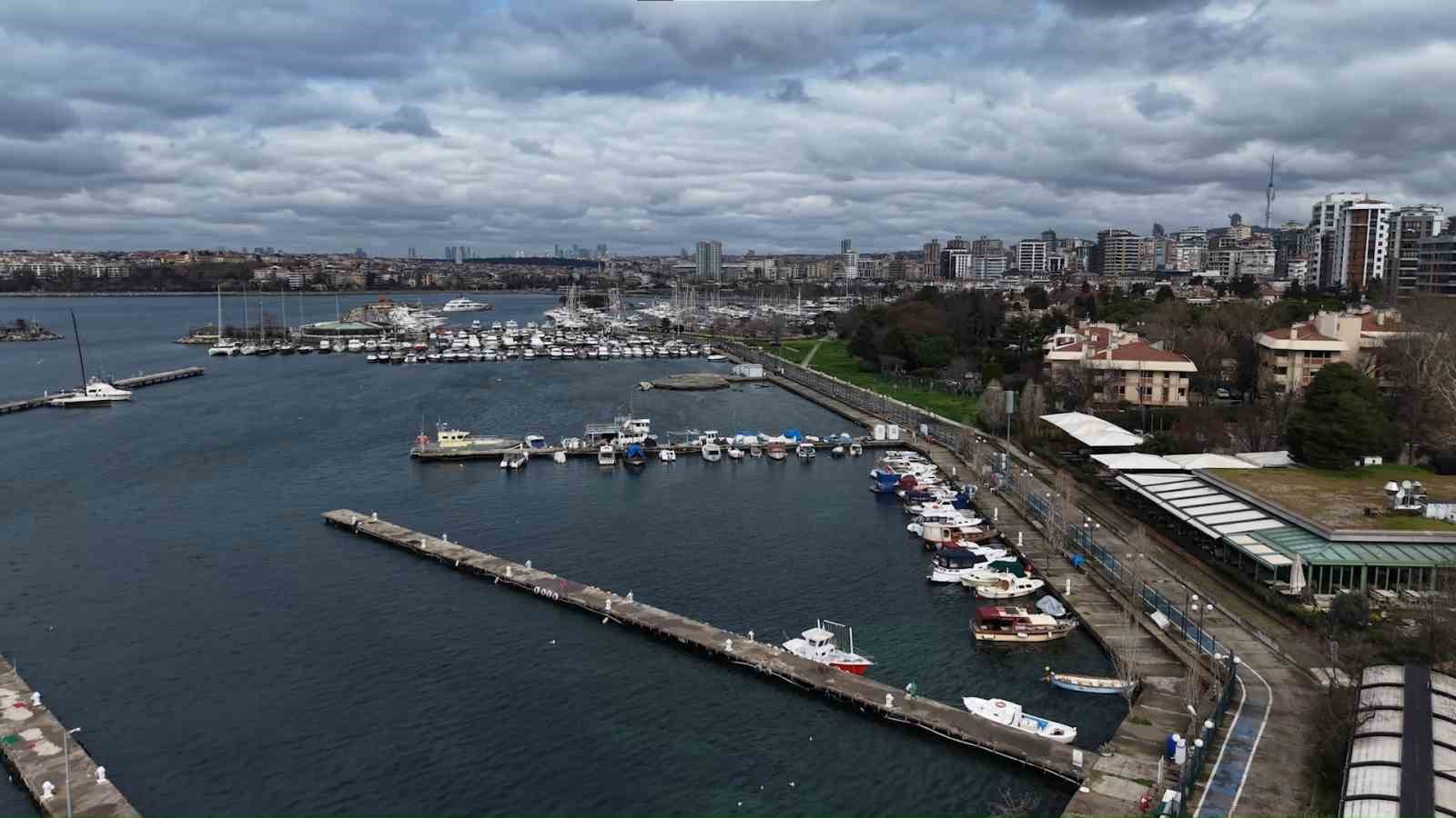 Fenerbahçe’de 36 yıllık amatör balıkçı geleneği tahliye tehlikesiyle karşı karşıya
Fenerbahçe’de 36 yıllık amatör balıkçı geleneği tahliye tehlikesiyle karşı karşıya