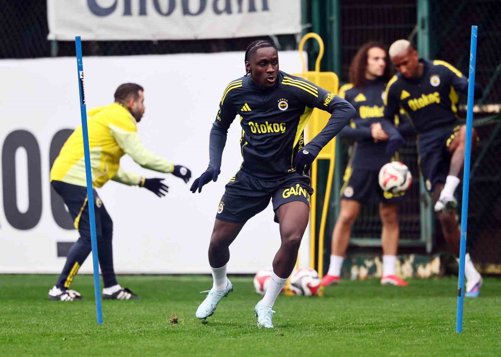 Fenerbahçe’de Beşiktaş derbisinin hazırlıkları devam etti
