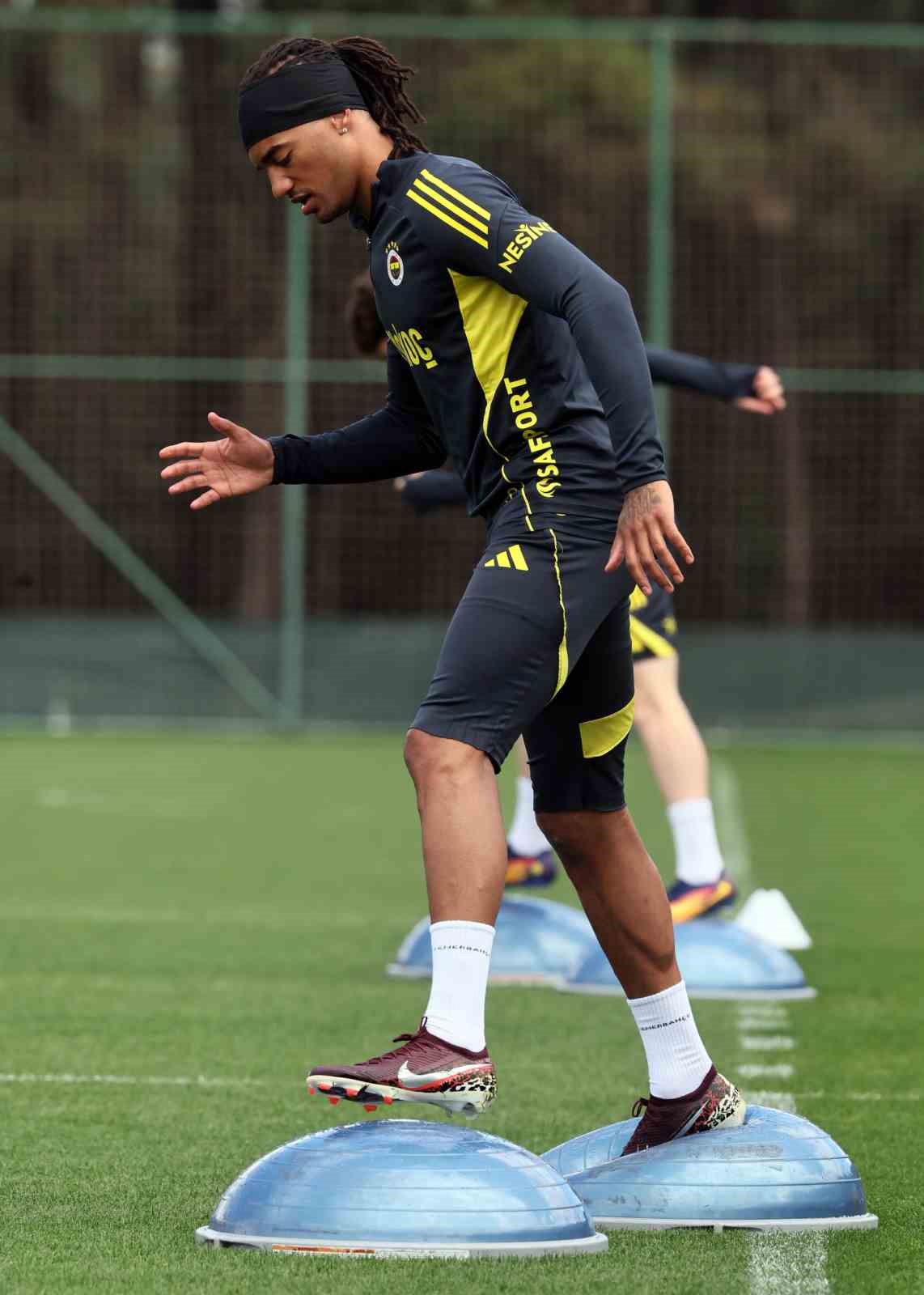 Fenerbahçe’de, Galatasaray derbisinin hazırlıkları başladı
