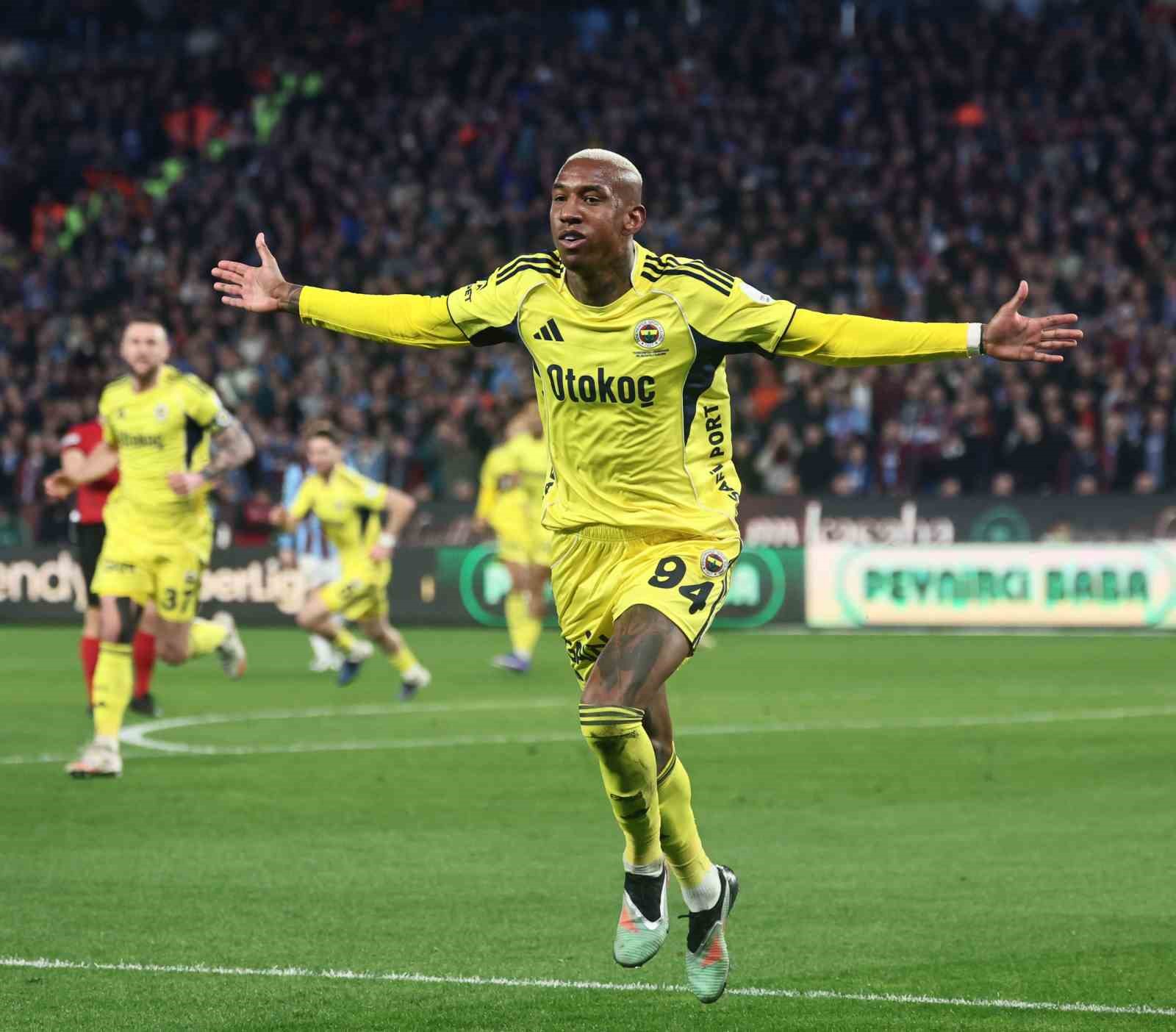 Fenerbahçe’de ön plana çıkan ikili: Asensio ve Talisca
Fenerbahçe’de ön plana çıkan ikili: Asensio ve Talisca