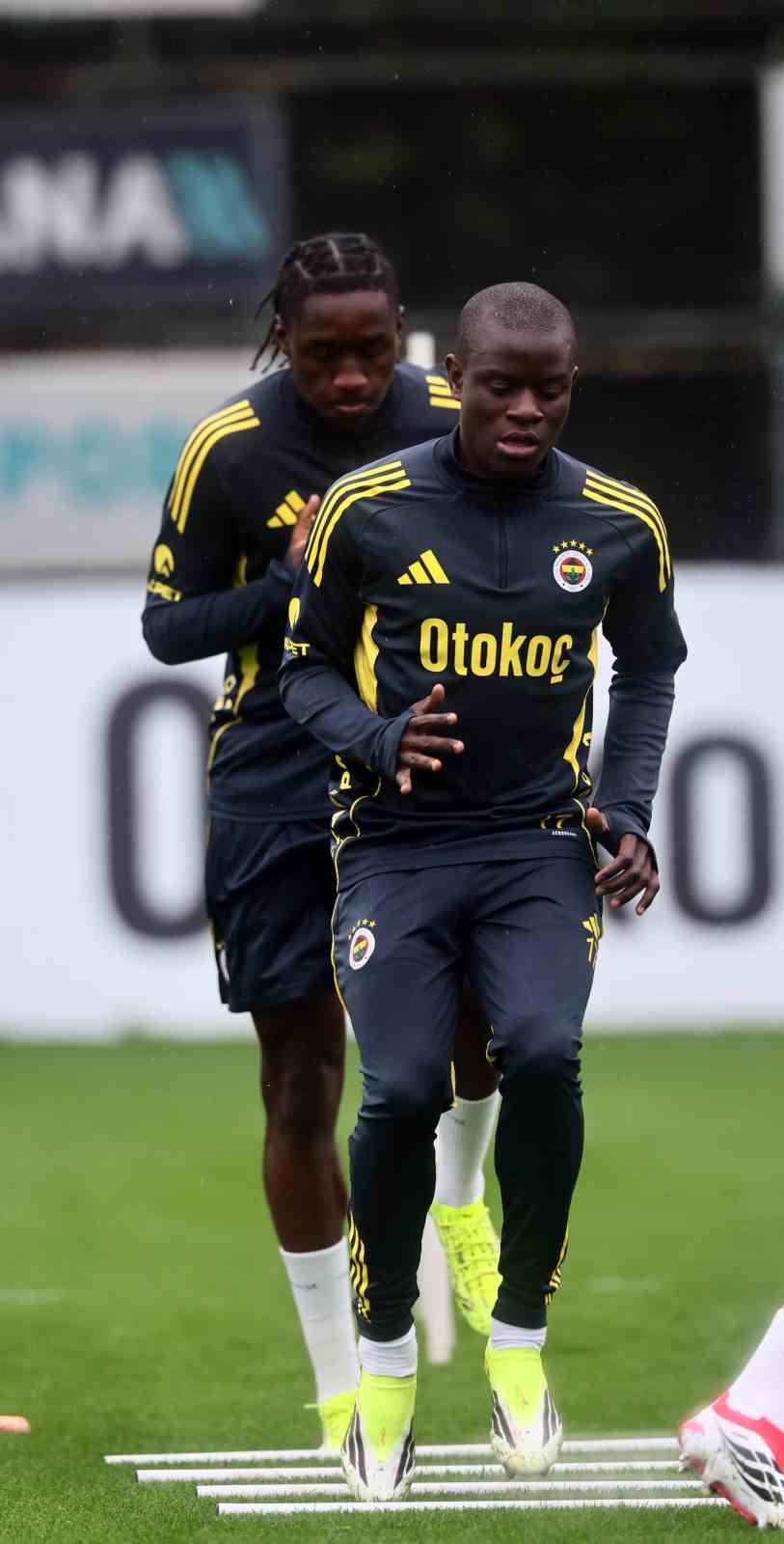 Fenerbahçe’de Trabzonspor maçı hazırlıkları tamamlandı
