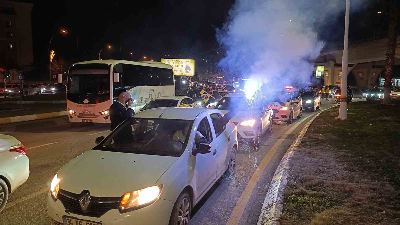 Fenerbahçe’nin Süper Kupa şampiyonluğu Şanlıurfa’da sevince dönüştü

