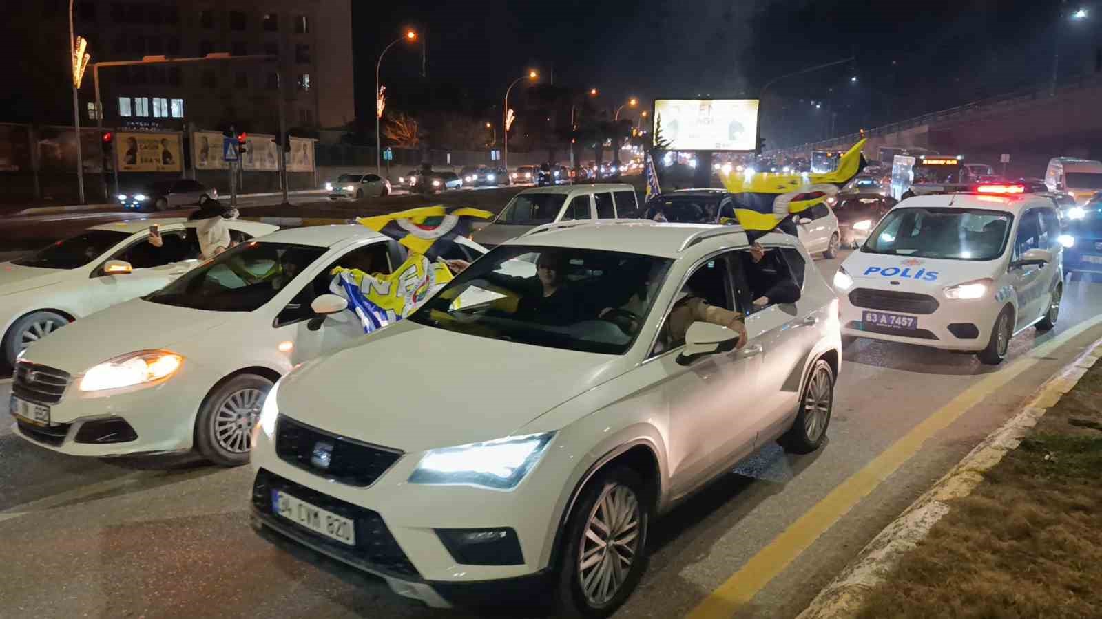 Fenerbahçe’nin Süper Kupa şampiyonluğu Şanlıurfa’da sevince dönüştü
