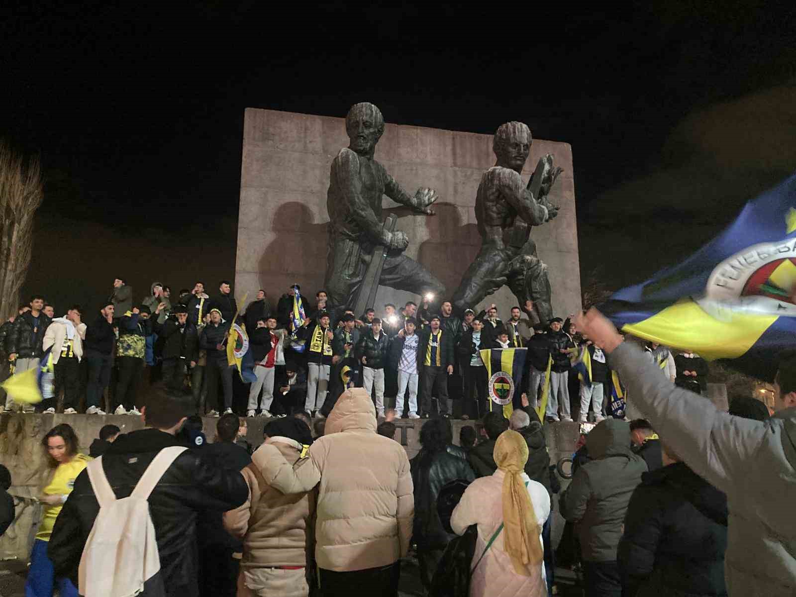 Fenerbahçe’nin Süper Kupa zaferi Ankara’da kutlandı
