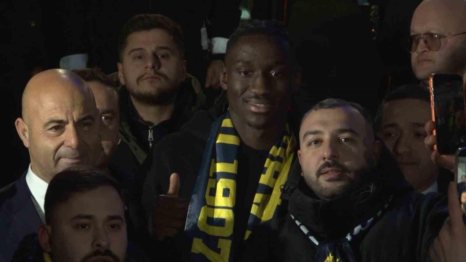 Fenerbahçe’nin yeni transferi Sidiki Cherif, İstanbul’da

