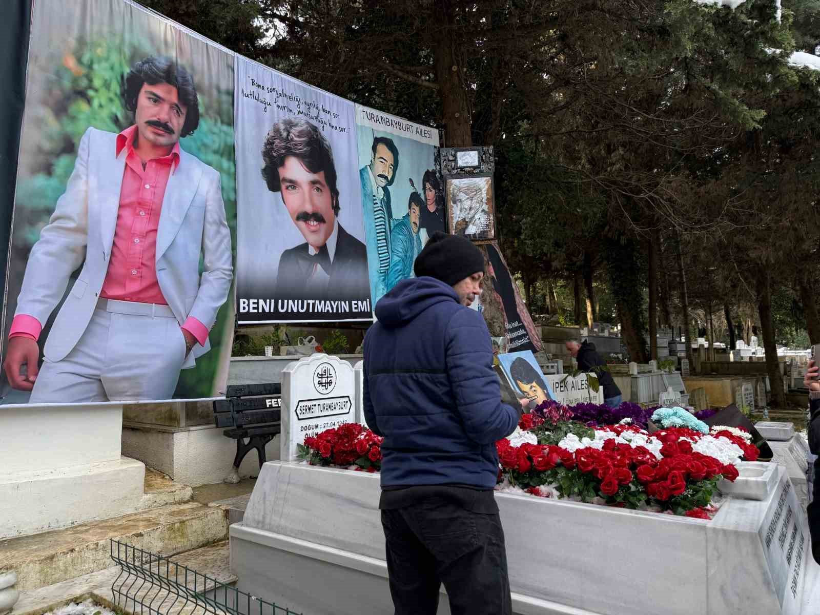 Ferdi Tayfur vefatının 1. yıl dönümünde mezarı başında anıldı
