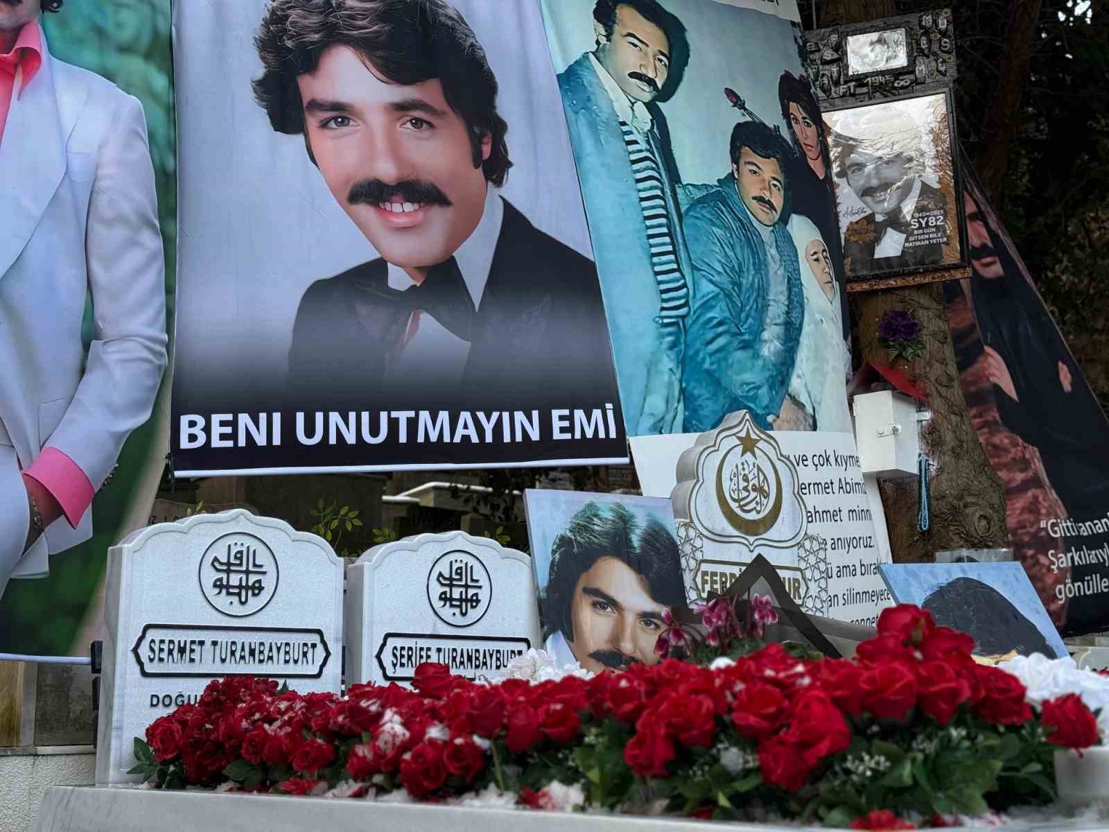 Ferdi Tayfur vefatının 1. yıl dönümünde mezarı başında anıldı
