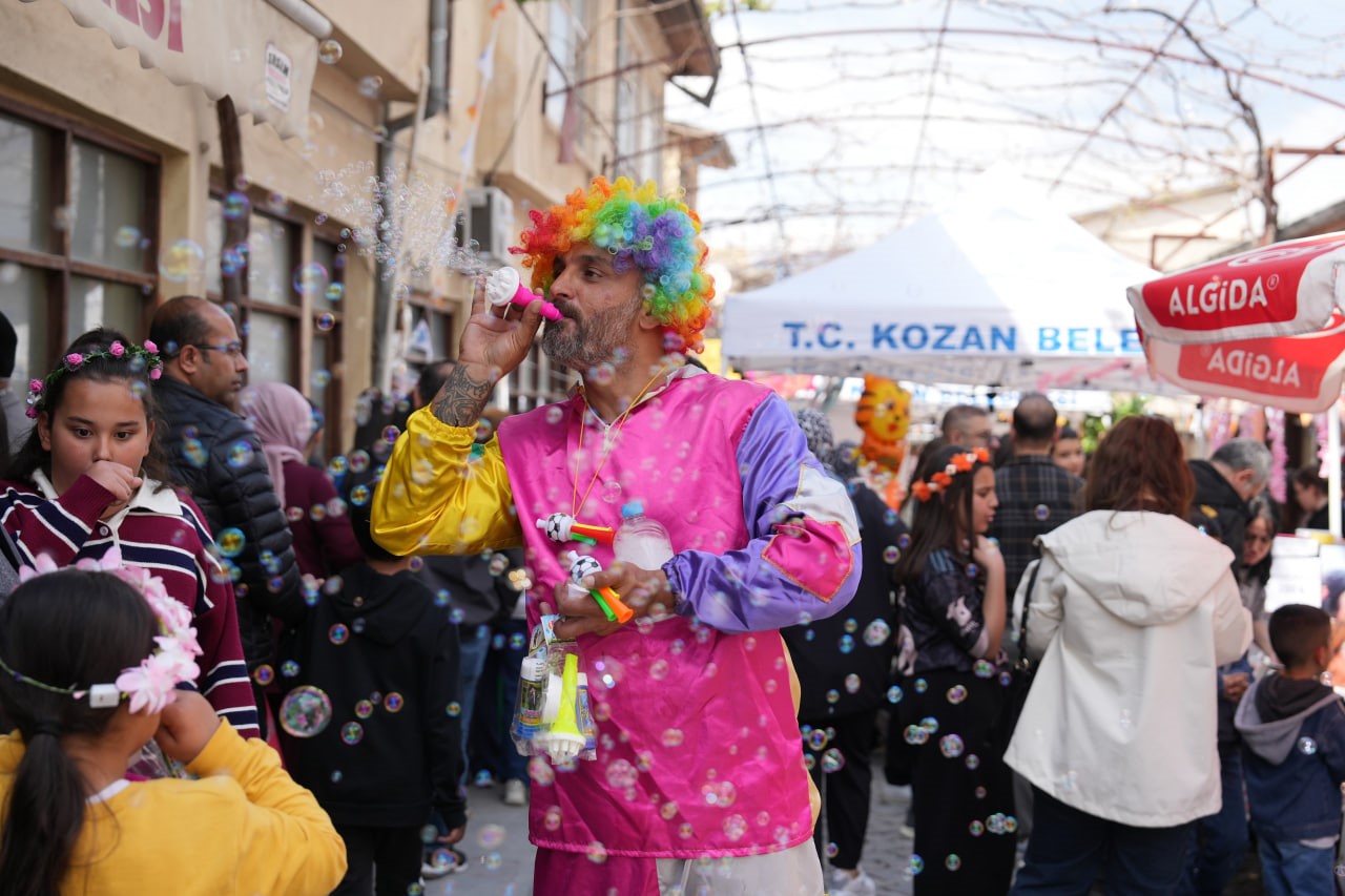 Festivalde Osmanlı geleneği yaşatıldı, ciğer tezgahları davul zurna ile şenlendi
Festivalde Osmanlı geleneği yaşatıldı, ciğer tezgahları davul zurna ile şenlendi