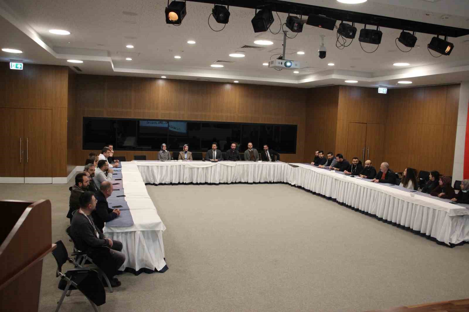 Fethi Sekin Şehir Hastanesi’nde klinikler değerlendirildi
