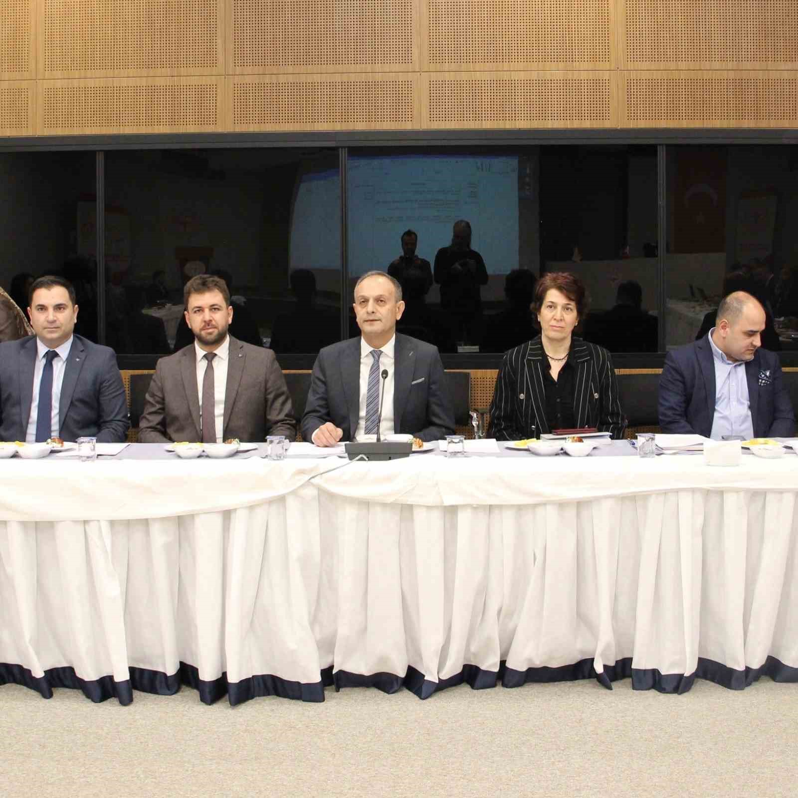 Fethi Sekin Şehir Hastanesi’ndeki hizmetler değerlendirildi
