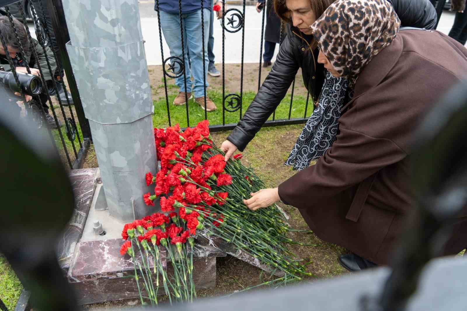 Fethi Sekin şehit düştüğü yerde karanfillerle anıldı

