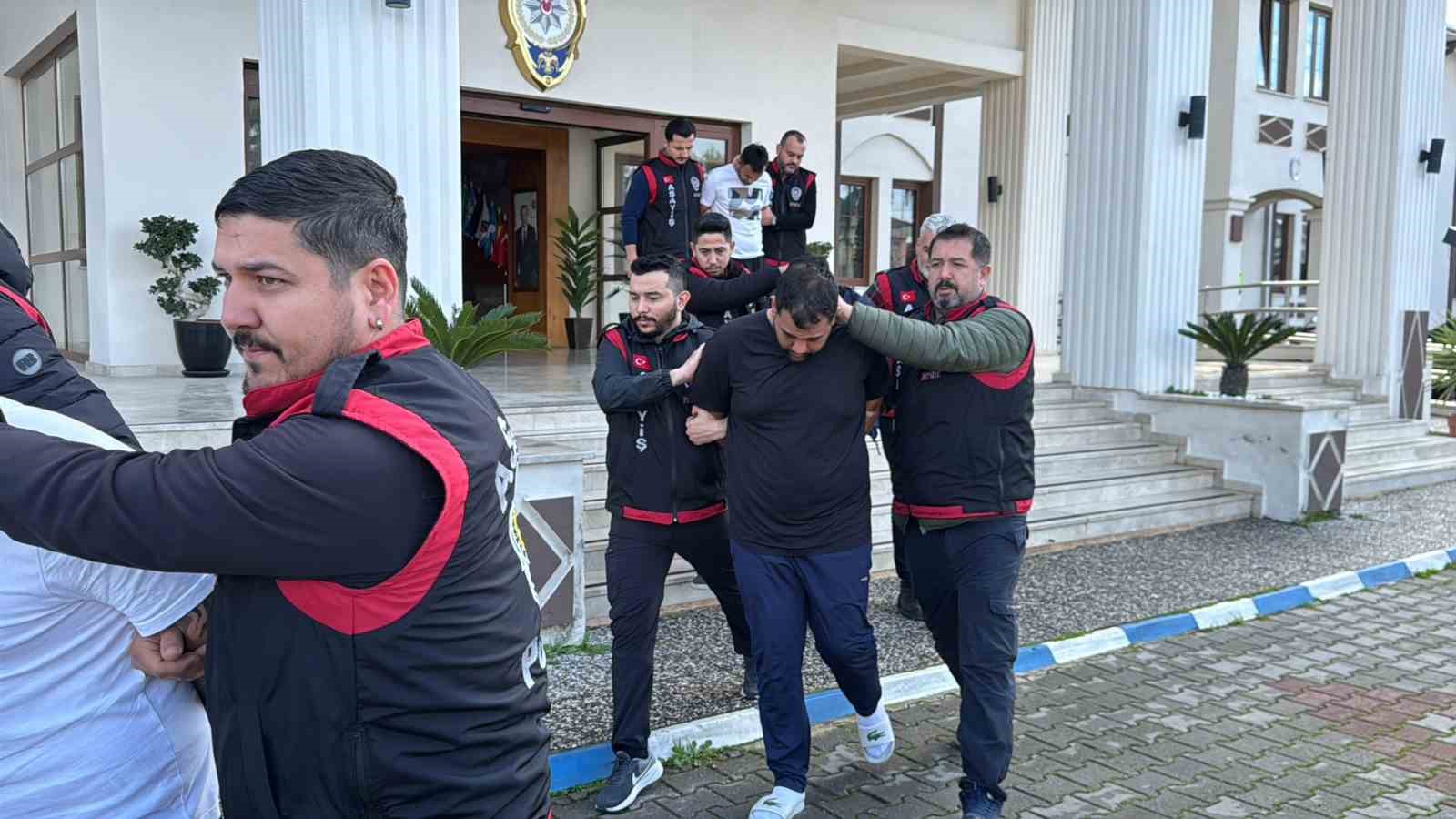 Fethiye’de aranan şahıslara operasyon: 3 tutuklama

