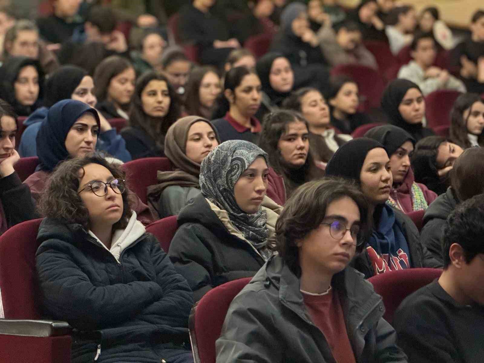Fethiye’de lise öğrencilerine Bilişim Yoluyla Dolandırıcılık semineri
